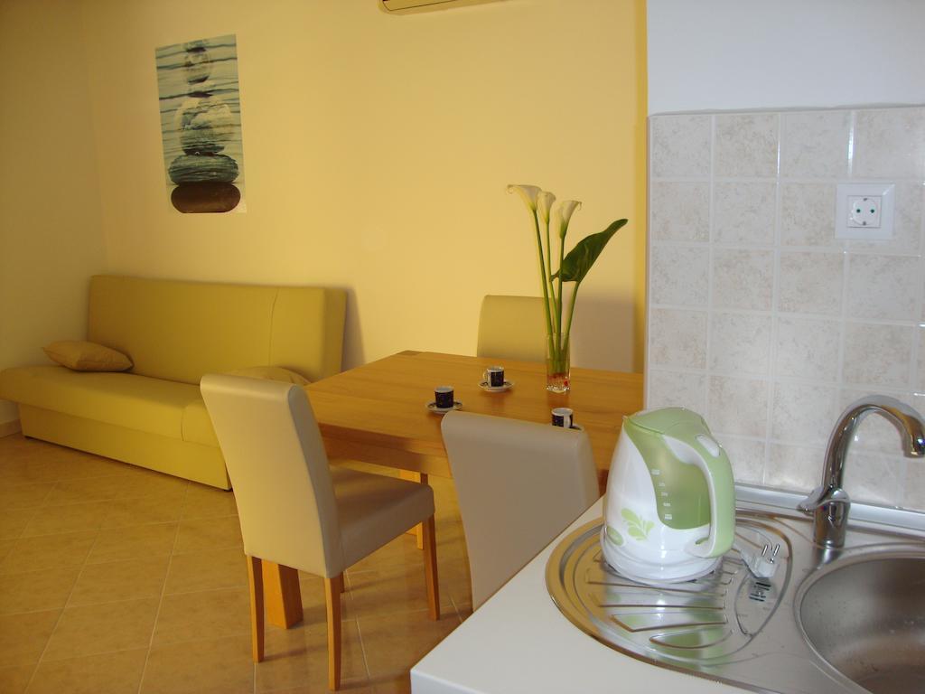 Apartments Marina Vodice Zimmer foto